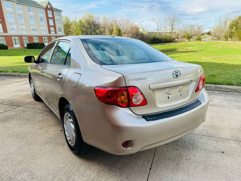 2010 Toyota Corolla LE photo 10