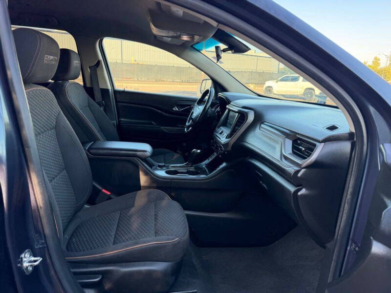 2019 GMC Acadia SLE-2