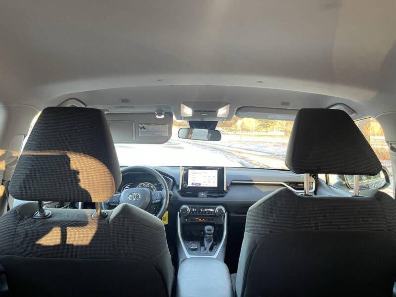 2024 Toyota RAV4 Hybrid LE