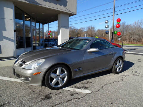 2005 Mercedes-Benz SLK for sale at KING RICHARDS AUTO CENTER in East Providence RI