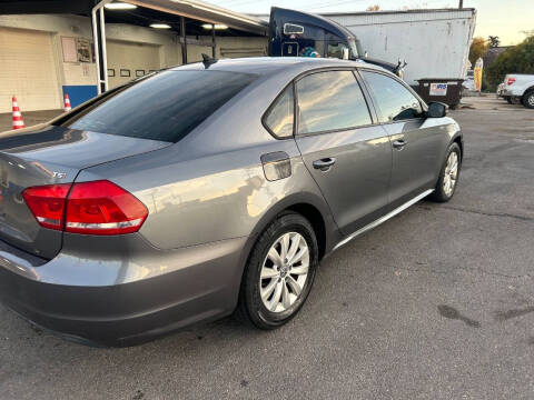 2014 Volkswagen Passat 1.8T Wolfsburg Edition PZEV