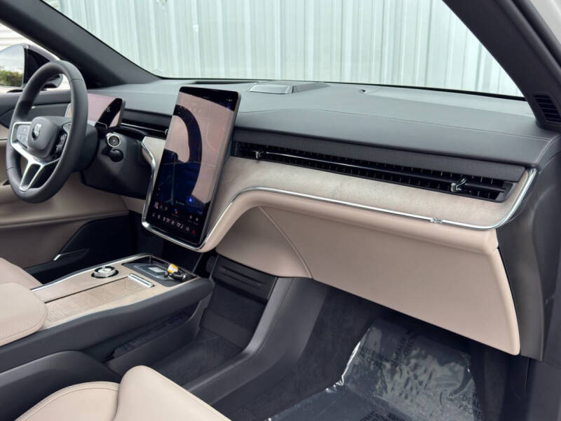 2025 Volvo EX90 Twin Performance Plus 7P