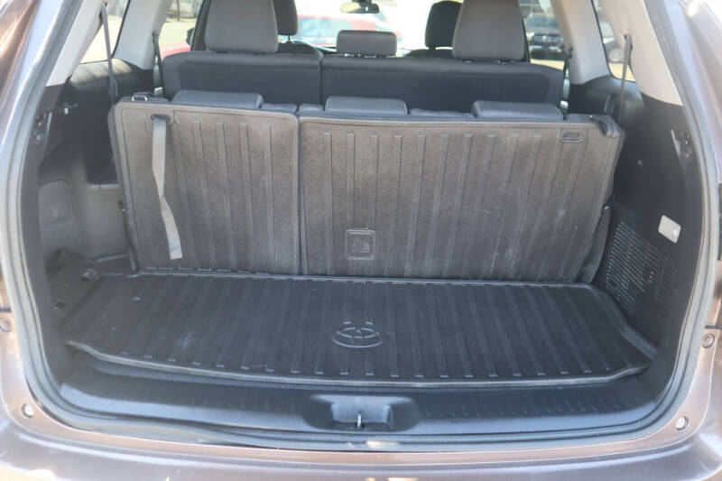 2017 Toyota Highlander LE