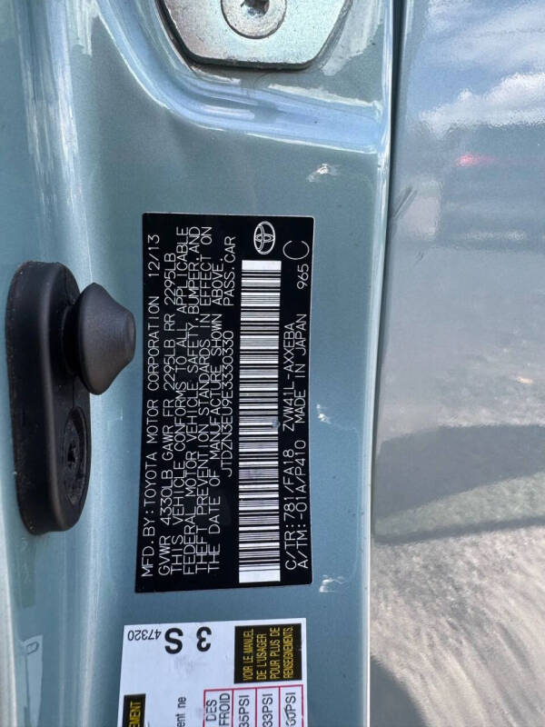 2014 Toyota Prius v Three