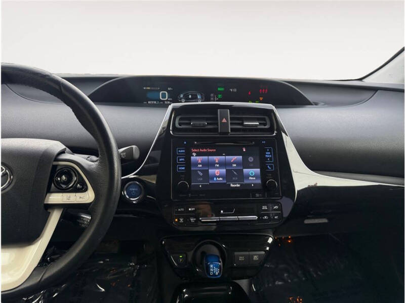 2017 Toyota Prius Three Touring