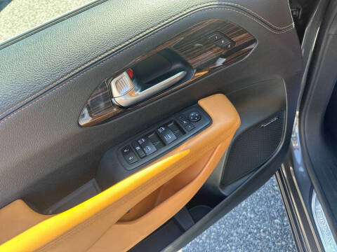 2023 Chrysler Pacifica Plug-In Hybrid Pinnacle