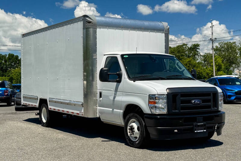 2024 Ford E-Series E-350 SD