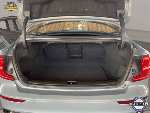 2024 Volvo S60 B5 Plus Dark Theme