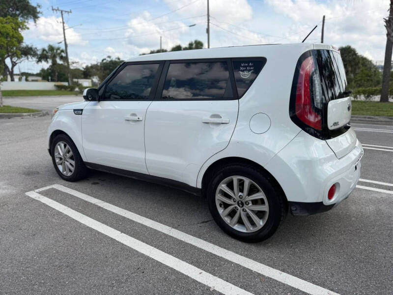 2019 Kia Soul +