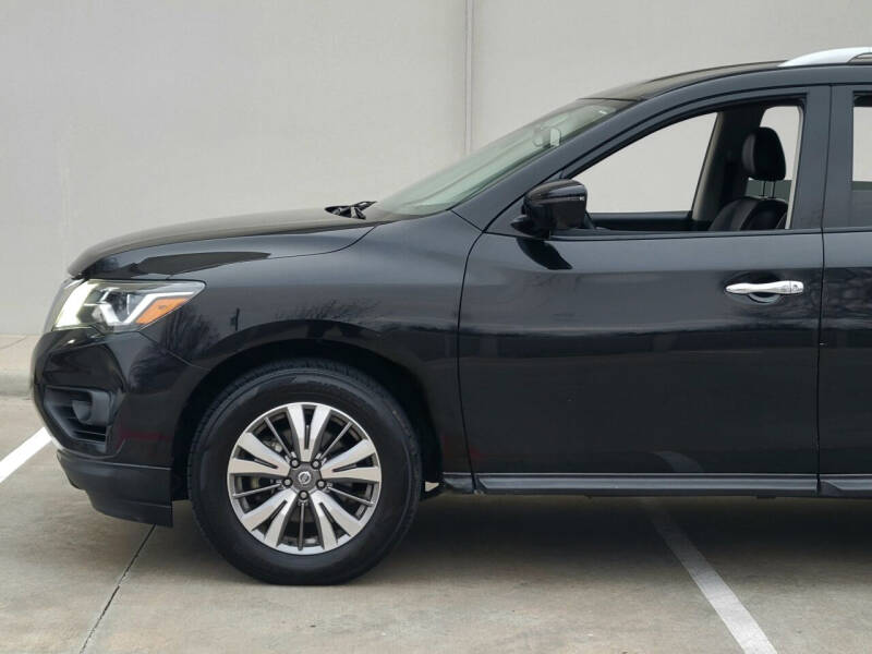 2019 Nissan Pathfinder SL