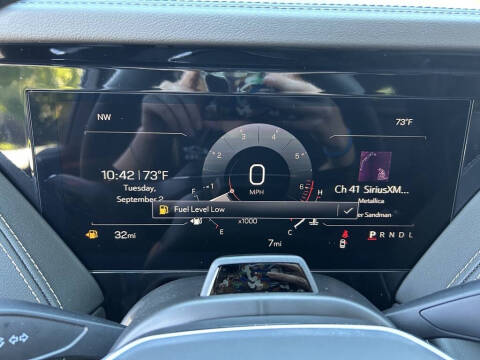 2025 GMC Yukon Elevation