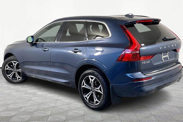 2022 Volvo XC60 B5 Momentum