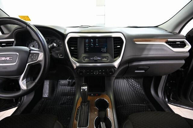 2017 GMC Acadia SLE-1