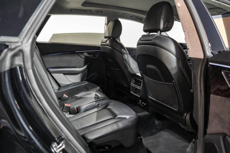 2020 Audi Q8 quattro Prestige 55 TFSI