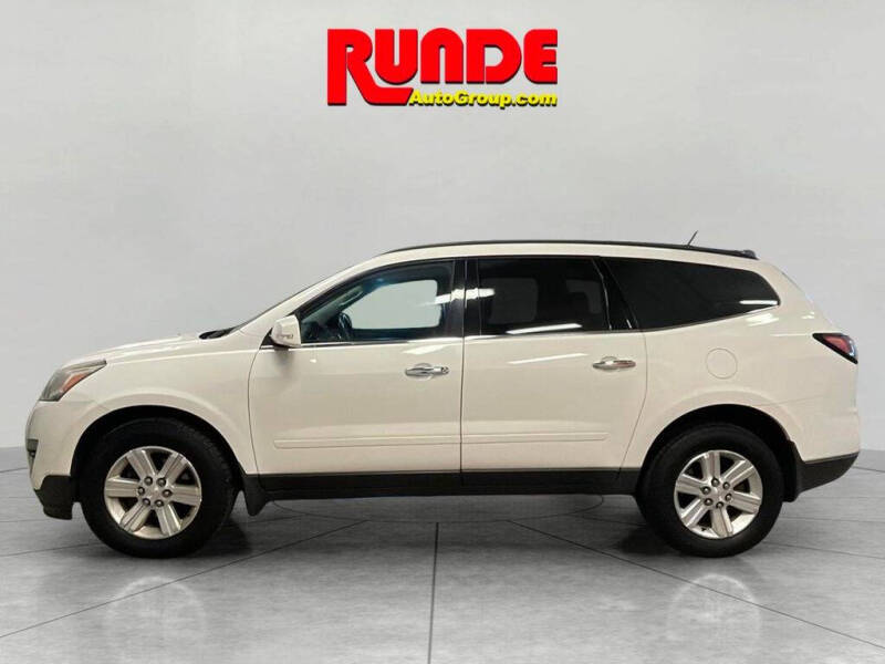 Used 2013 Chevrolet Traverse 2LT with VIN 1GNKVJKD6DJ191902 for sale in Hazel Green, WI