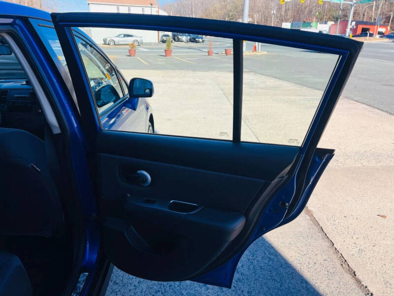 2009 Nissan Versa 1.8 S