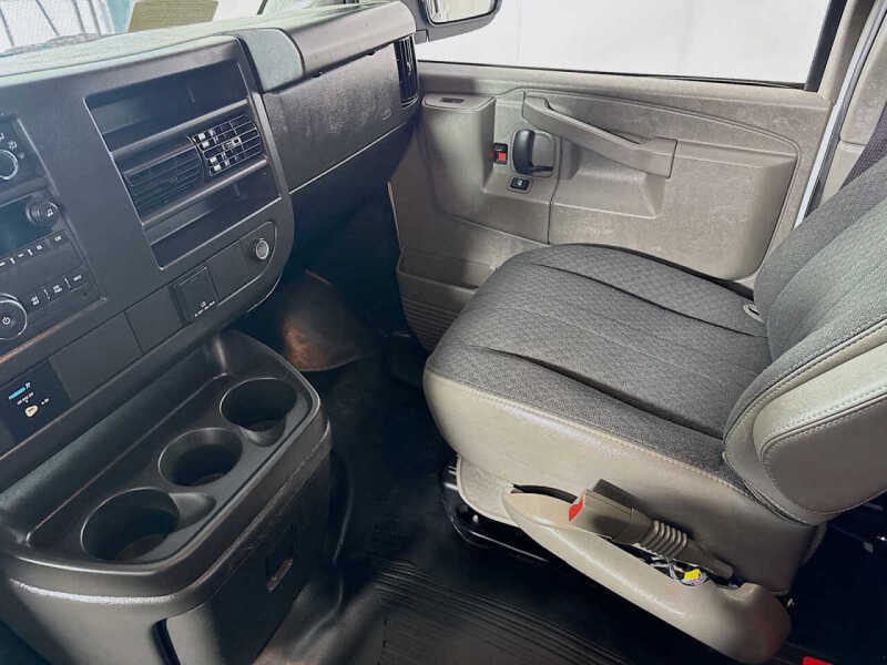 2025 GMC Savana 2500