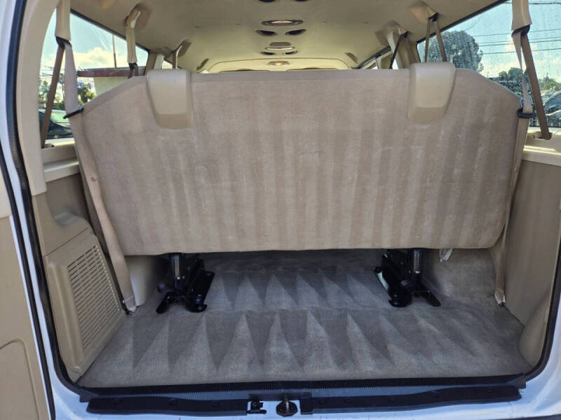 2012 Ford E-Series E-350 SD XLT