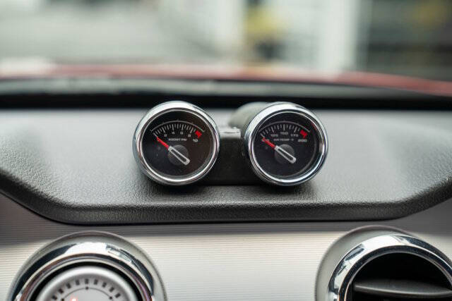 2006 Ford Mustang 26