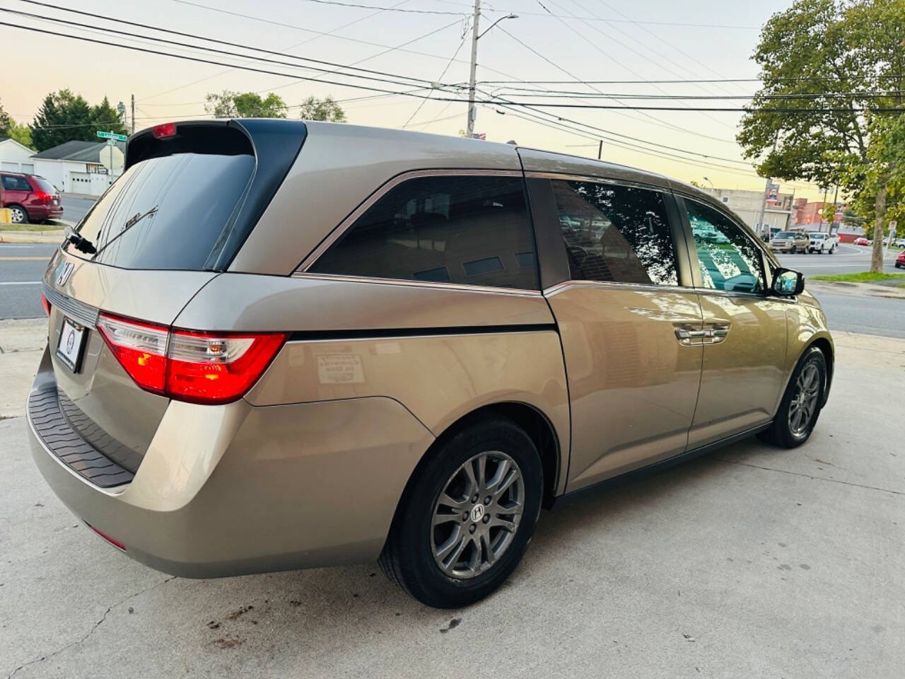 2011 Honda Odyssey for sale at American Dream Motors in Winchester, VA