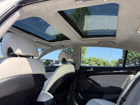 2014 Kia Cadenza Premium