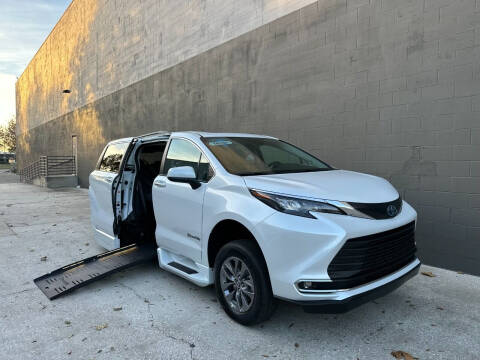 2024 Toyota Sienna XLE 8-Passenger