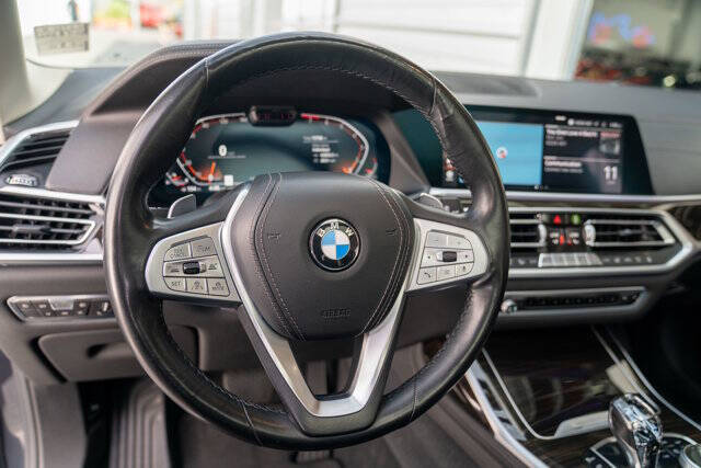 2019 BMW X7 16