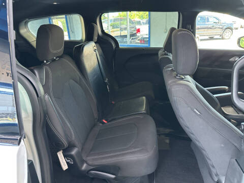 2024 Chrysler Pacifica Touring