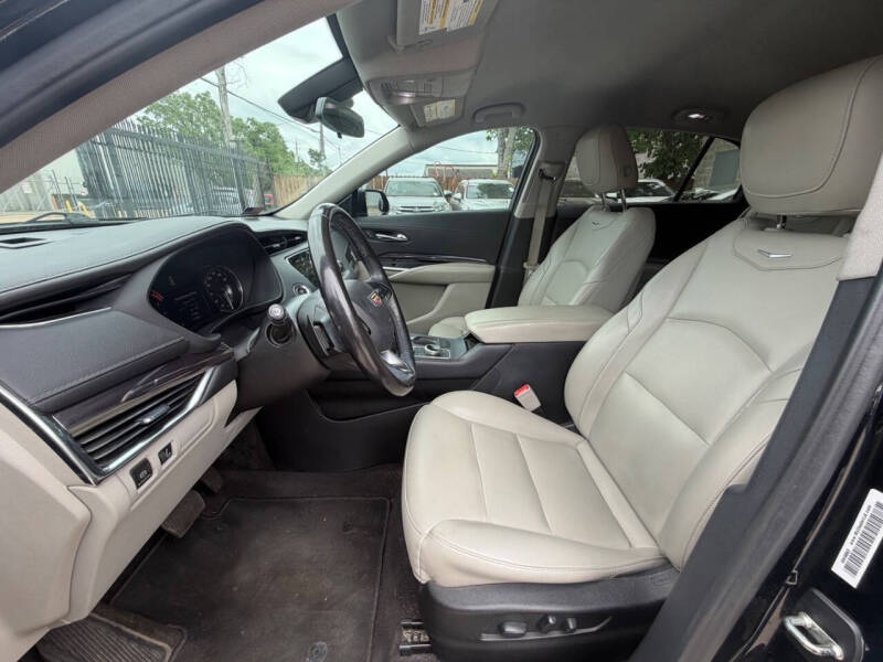 2020 Cadillac XT4 Luxury