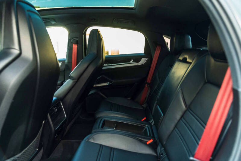 2024 Porsche Cayenne S Coupe