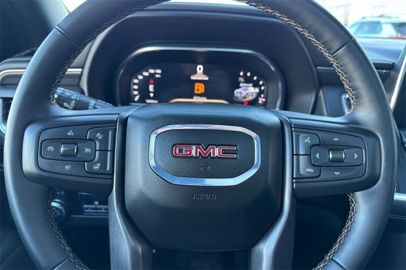 2024 GMC Yukon XL AT4