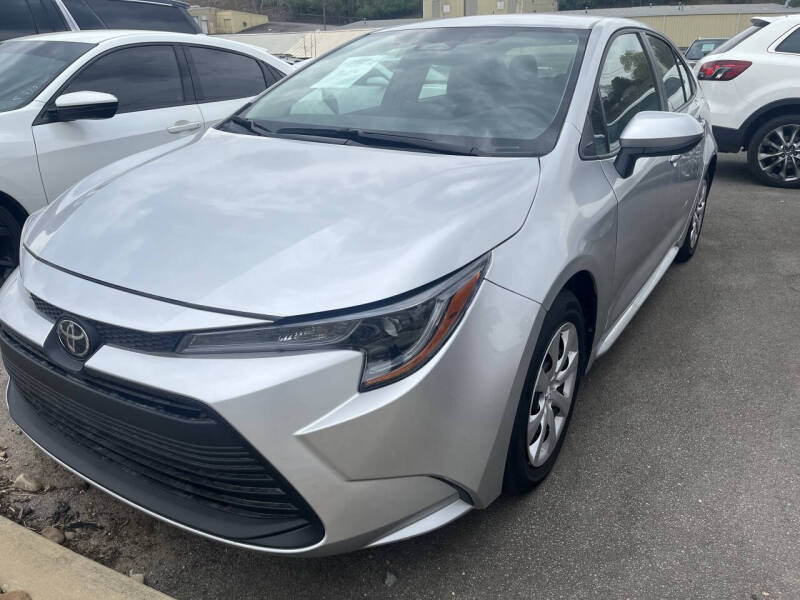 2024 Toyota Corolla LE's photo