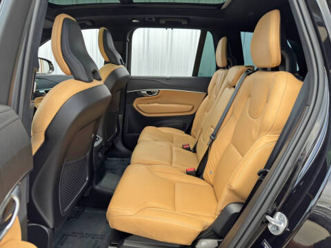 2024 Volvo XC90 Recharge T8 Ultimate Bright Theme 7P