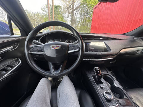 2021 Cadillac XT4 Premium Luxury