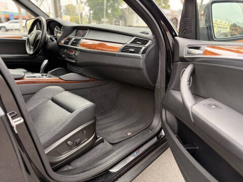2011 BMW X5 M