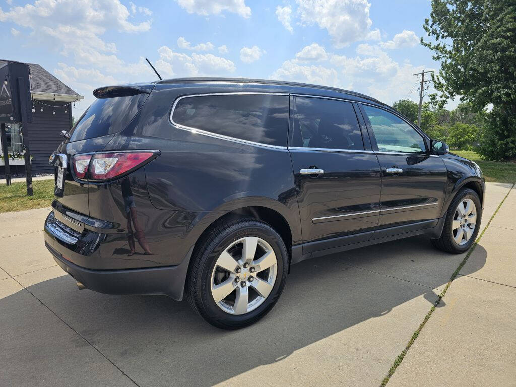 2014 Chevrolet Traverse for sale at Bigfoot Auto in Hiawatha, IA