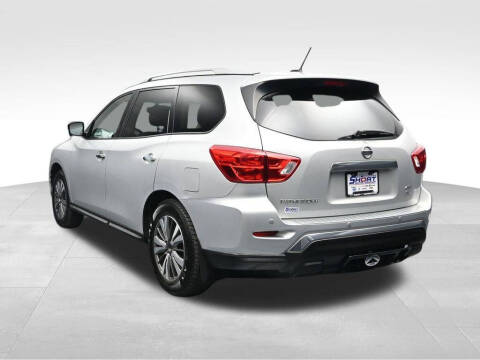 2017 Nissan Pathfinder SL
