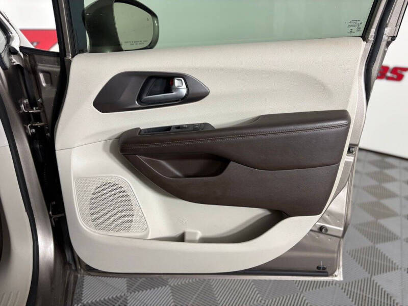 2018 Chrysler Pacifica Touring L Plus