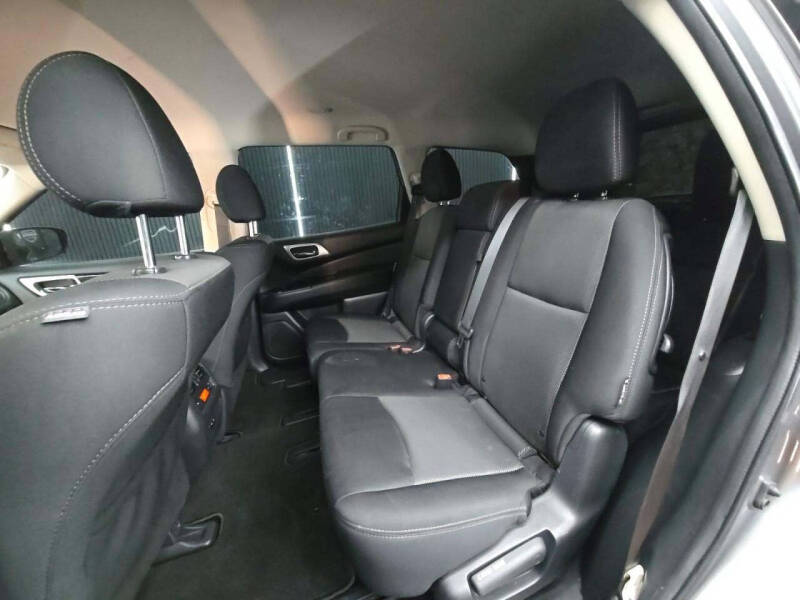 2020 Nissan Pathfinder S
