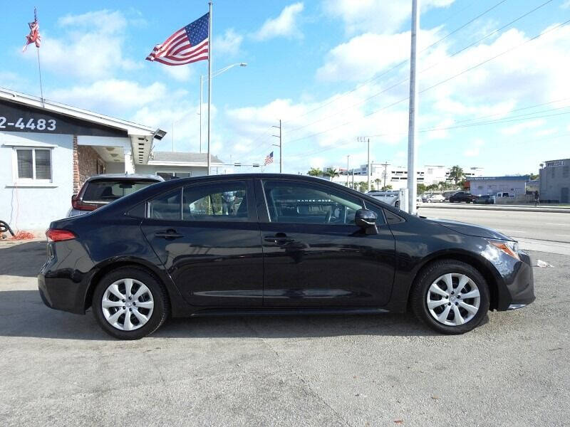 2020 Toyota Corolla Sedan - $15,900