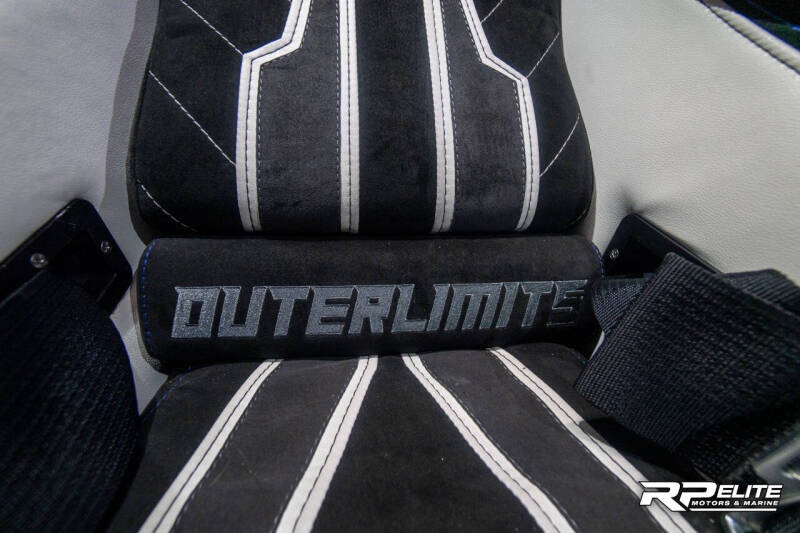 2019 Outerlimits SV43