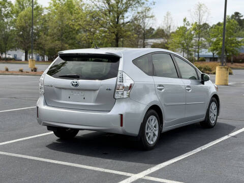 2013 Toyota Prius v Five