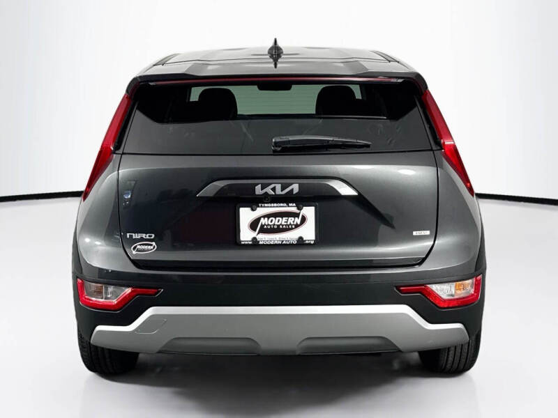 2023 Kia Niro LX