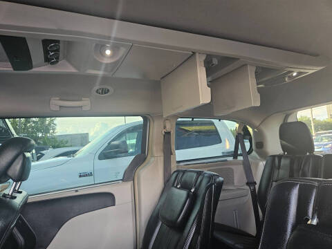 2016 Chrysler Town and Country Touring