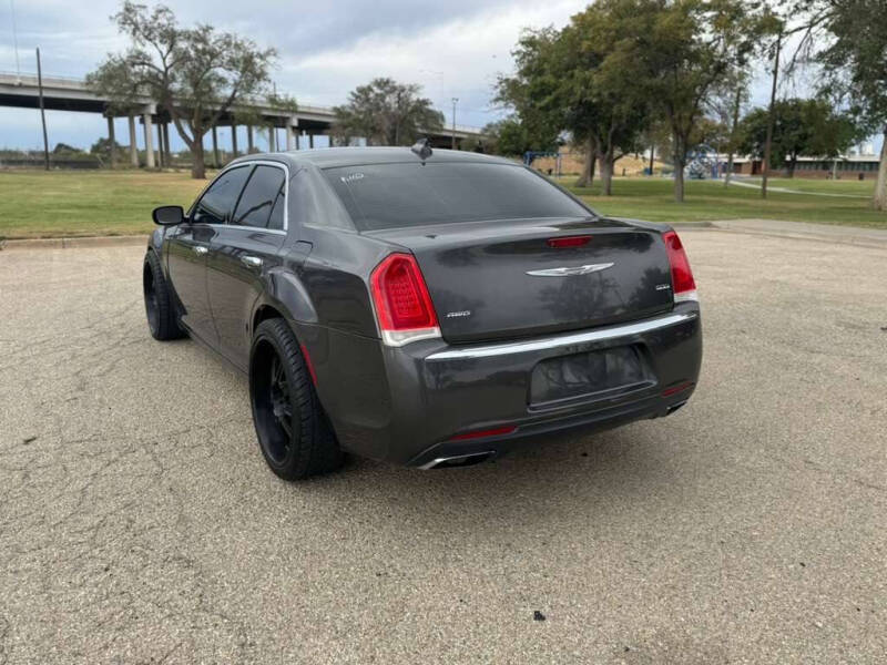 2018 Chrysler 300 Limited