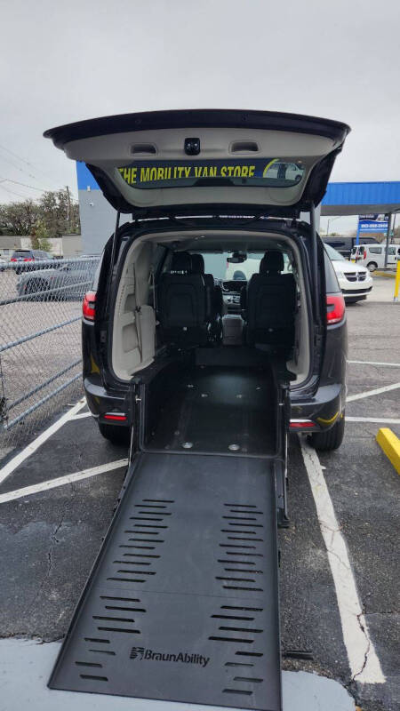 2022 Chrysler Pacifica Touring L