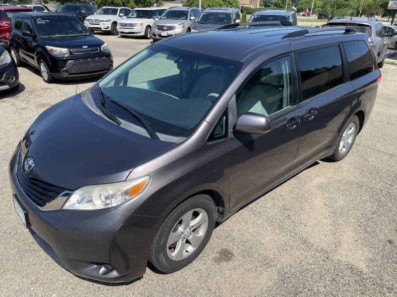 2013 Toyota Sienna LE 7-Passenger Auto Access Seat
