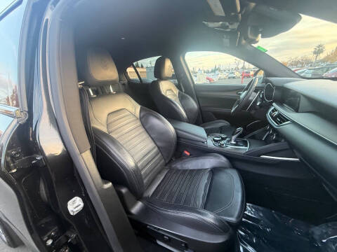 2018 Alfa Romeo Stelvio Ti Sport