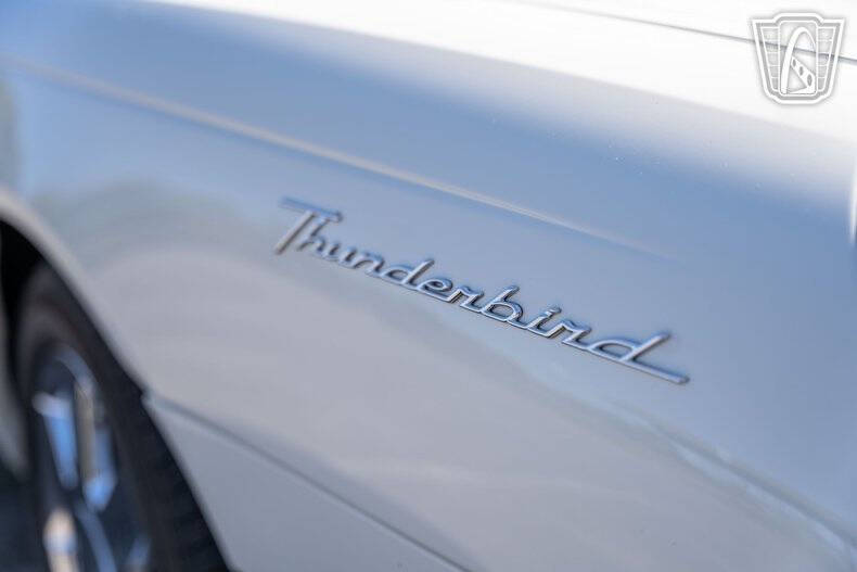 2002 Ford Thunderbird Deluxe