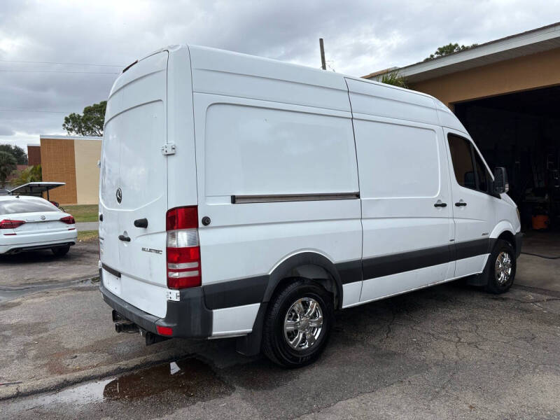 2014 Mercedes-Benz Sprinter Cargo Van Base photo 13